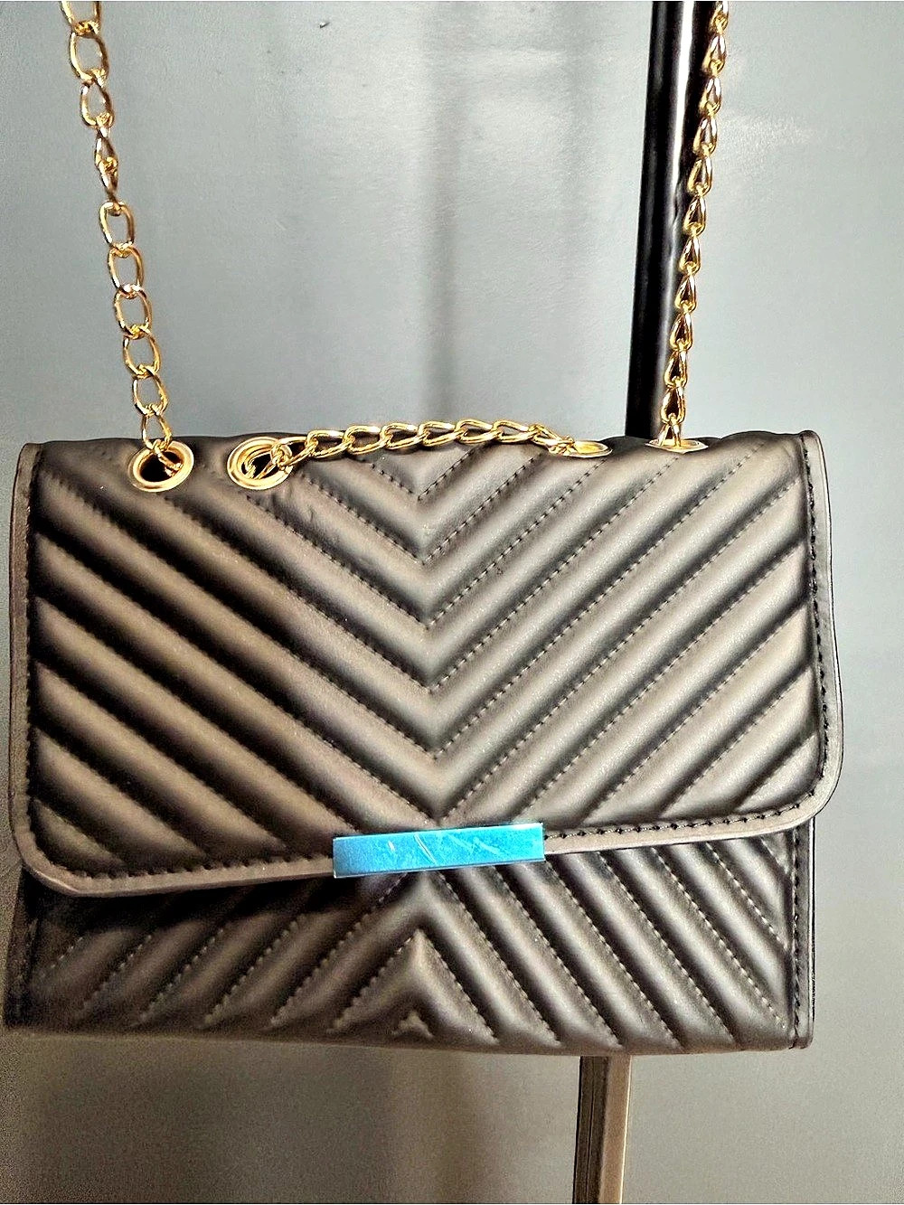 Zenana Black Quilted Crossbody Bag with Magnet Closure and Gold Chain Strap NWOT
